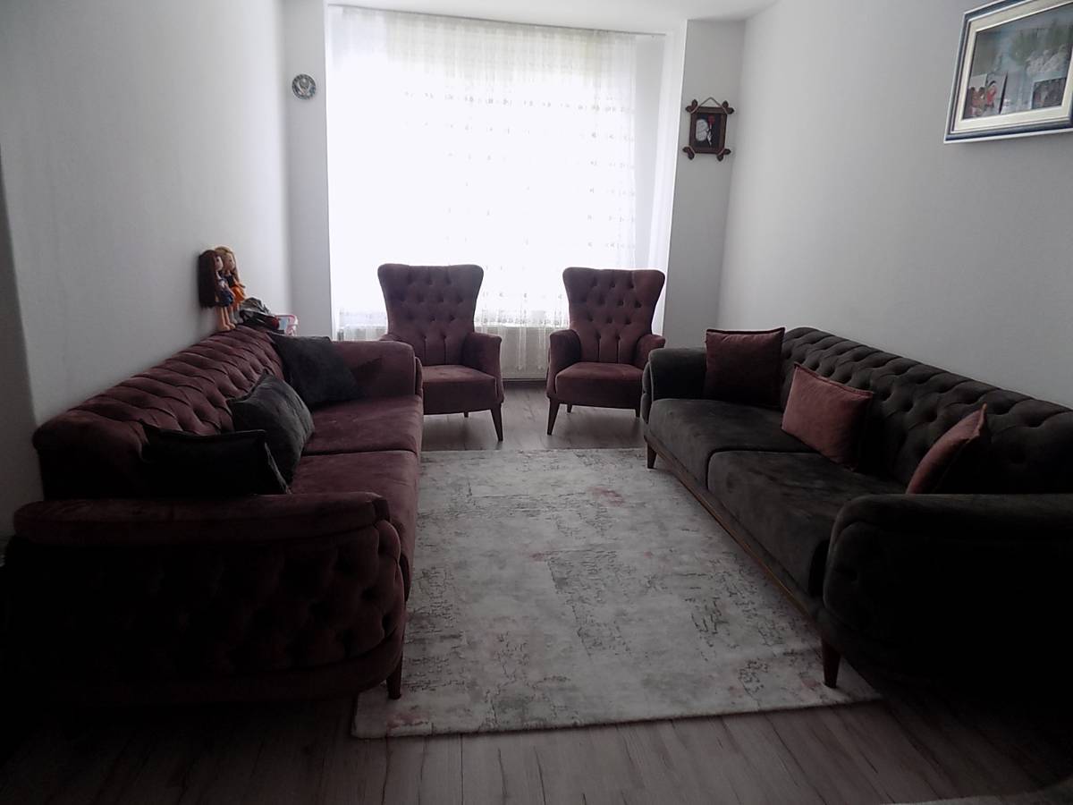 İSMAİL KARADENİZ EMLAK TAN 19 MAYIS MAHALLESİN DE KOTTA 3+1 SATILIK DAİRE