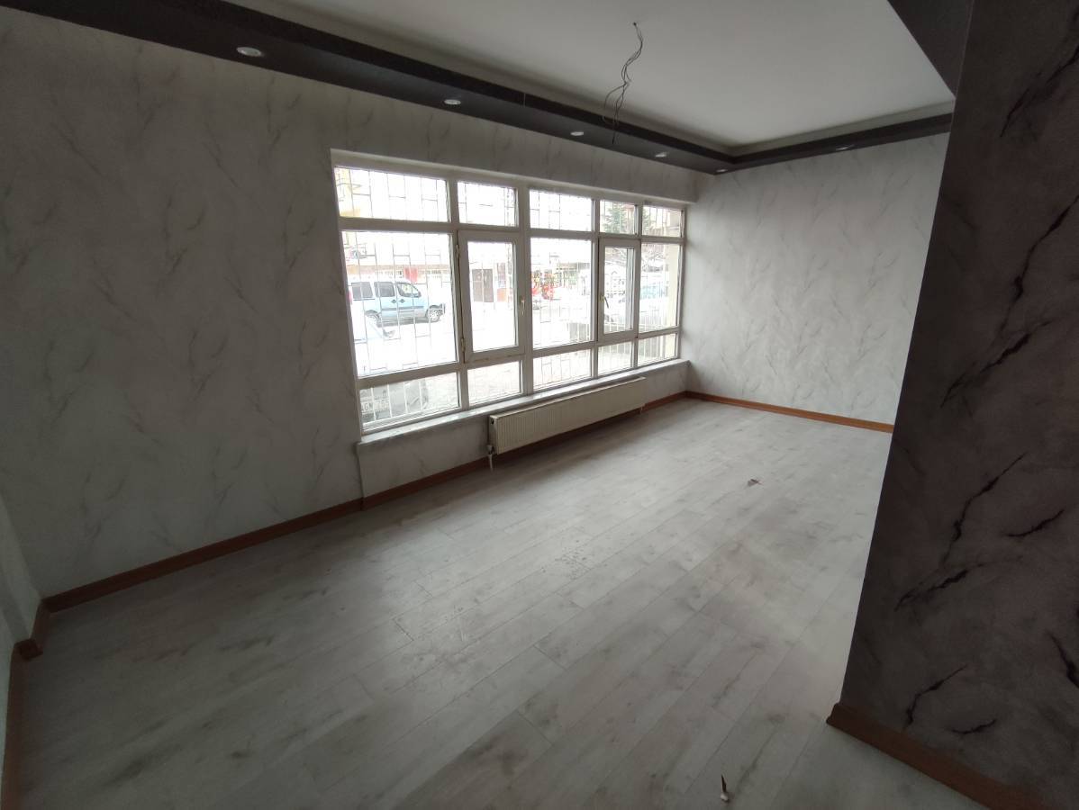 İSMAİL KARADENİZ EMLAKTAN GİRİŞ KAT SATILIK DAİRE