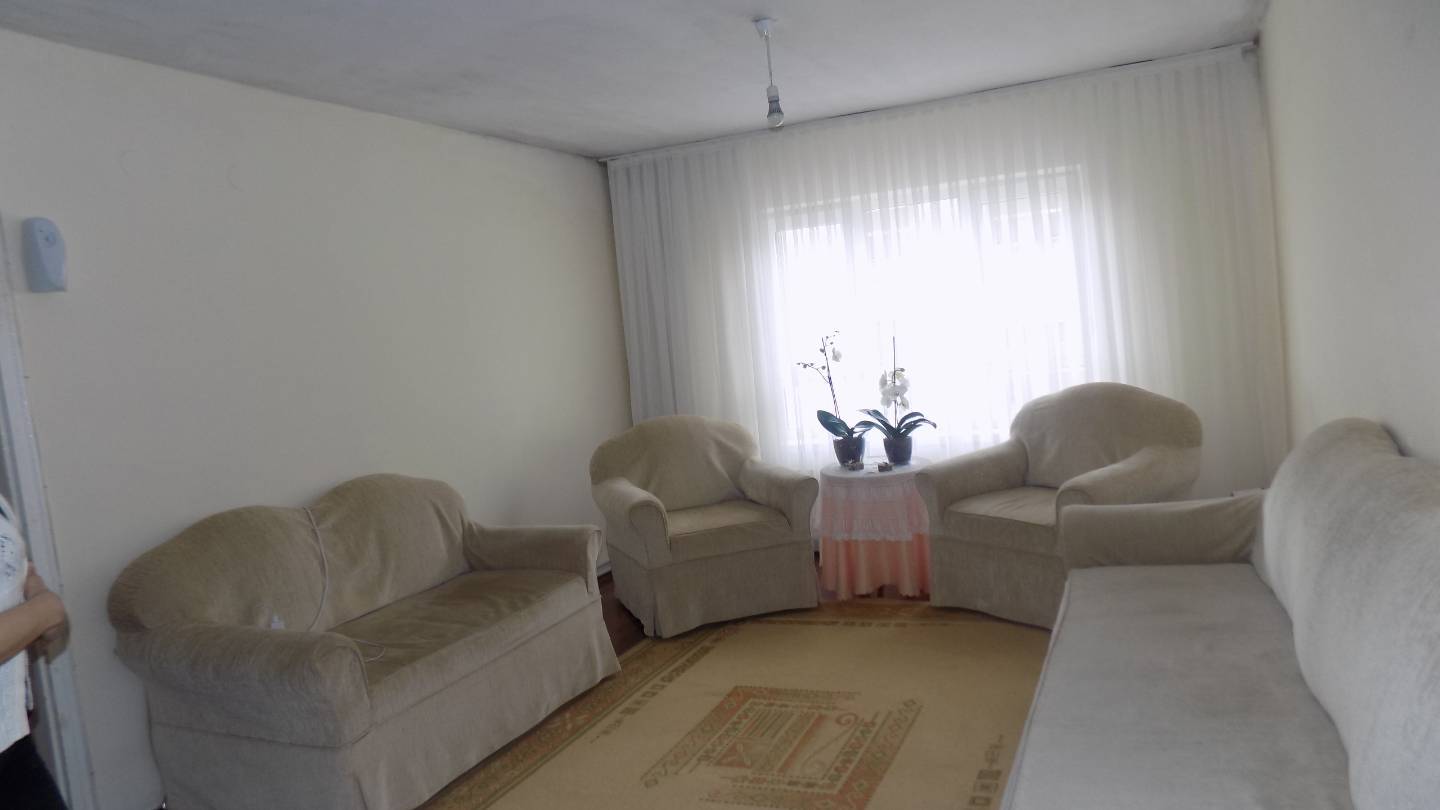 ATIŞ CADDESİN DE ÜST KATTA CEPHESİ AÇIK 3+1 SATILIK DAİRE