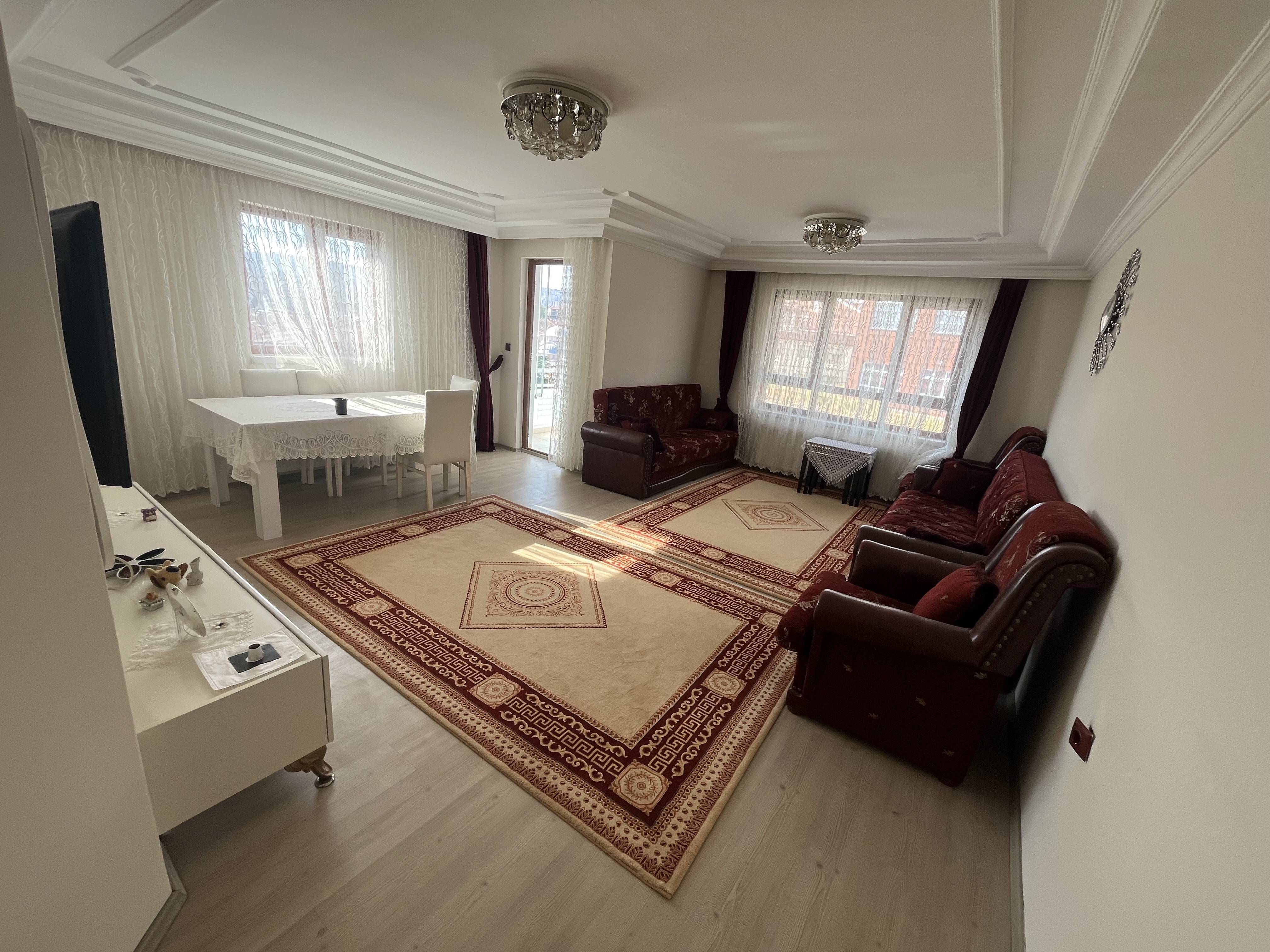 İSMAİL KARADENİZ EMLAKTAN BAĞLARBAŞI MAHALLESİNDE SATILIK DAİRE