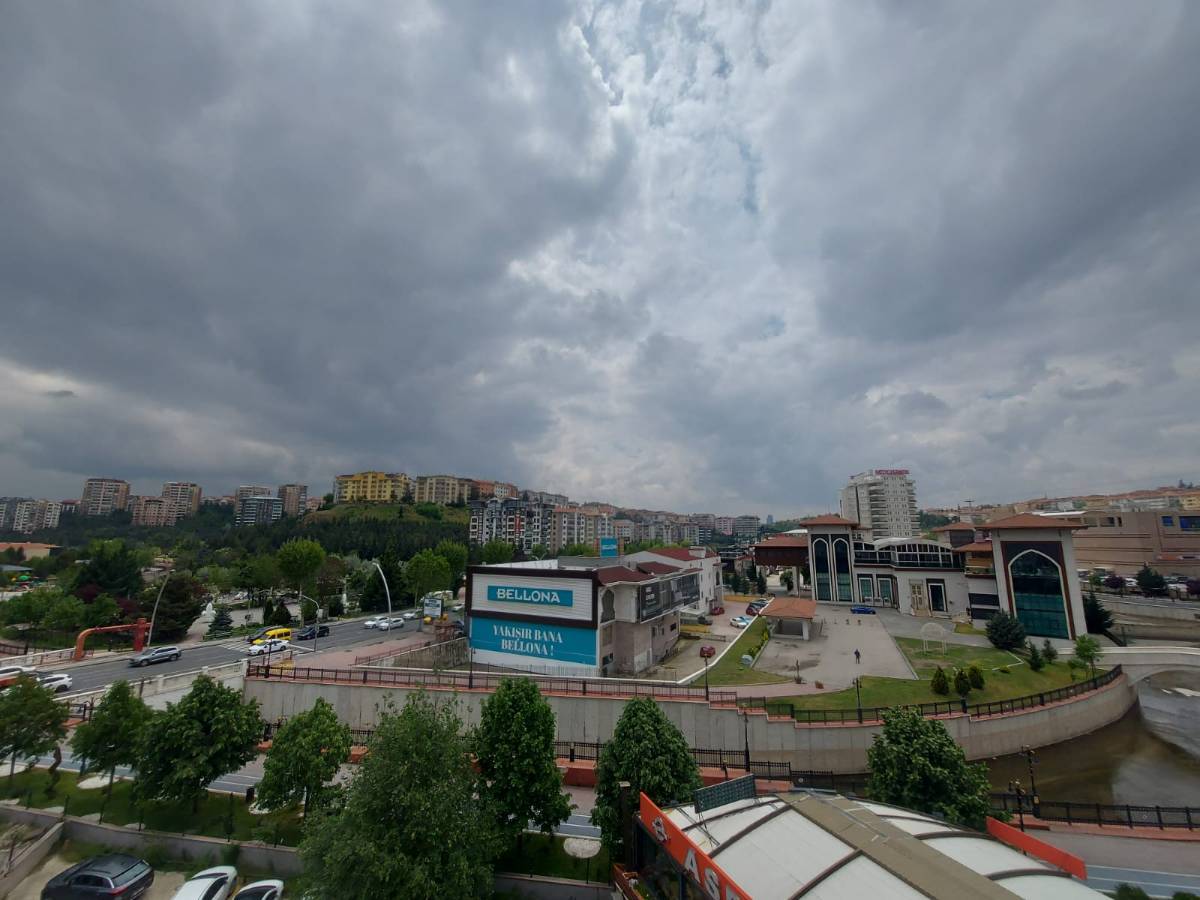 İSMAİL KARADENİZ EMLAKTAN BELEDİYE&METRO DİBİNDE OFİS/İŞYERİ KULLANIMINA UYGUN SATILIK 5+2 DUBLEKS