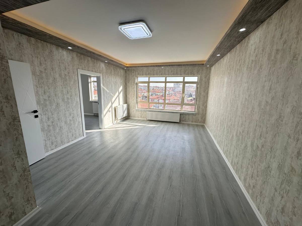 İSMAİL KARADENİZ EMLAKTAN  TEPEBAŞI MAHALLESİNDE SATILIK DAİRE