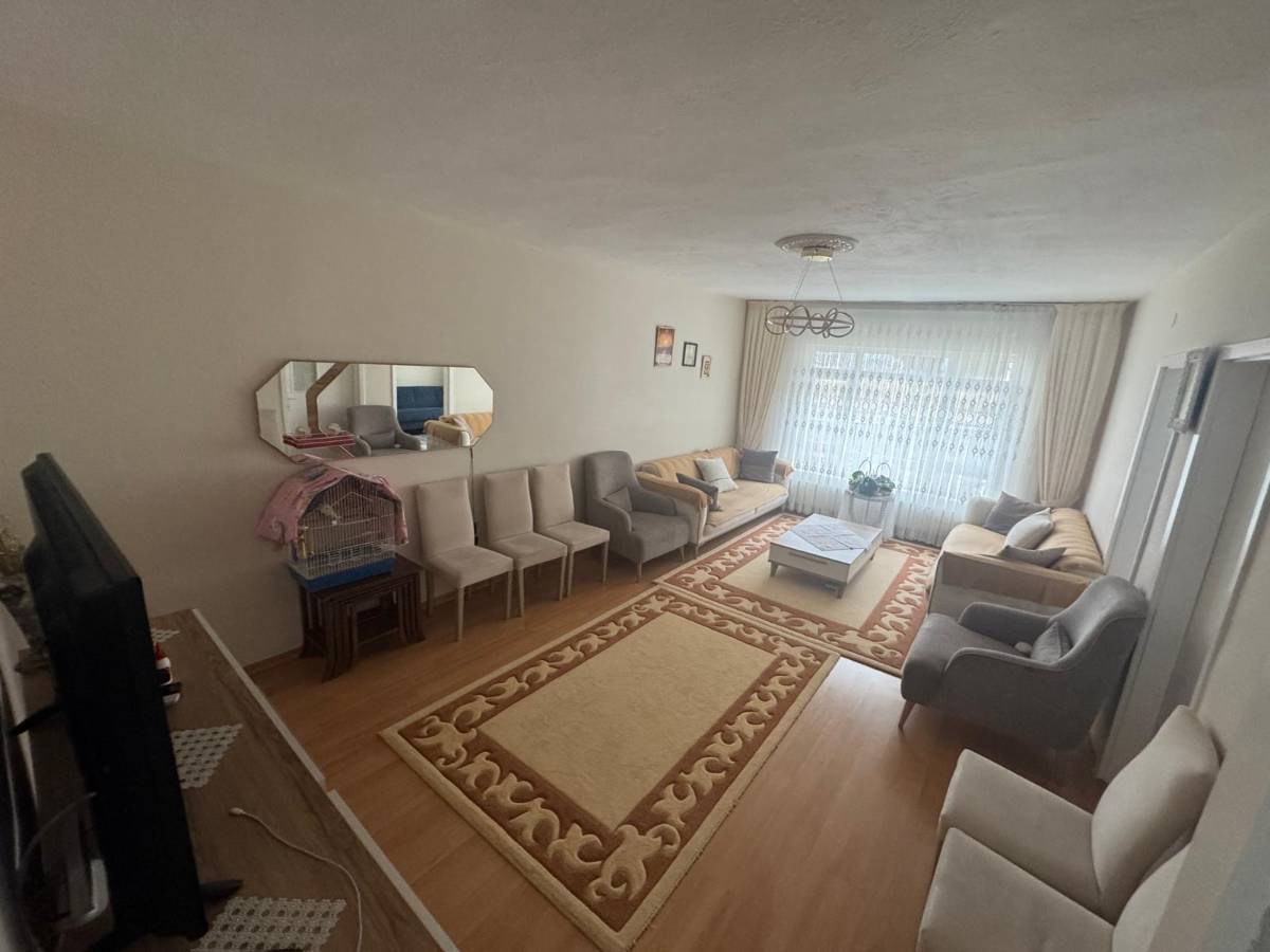 İSMAİL KARADENİZ EMLAKTAN GÜÇLÜKAYA MAHALLESİNDE SATILIK DAİRE