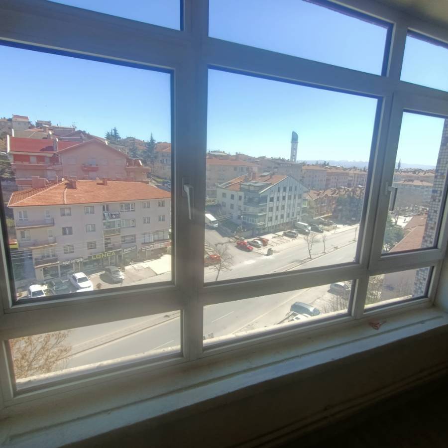 İSMAİL KARADENİZ EMLAKTAN İNCİRLİ YUNUS EMRE CADDESİ &Uuml;ZERİ KATTA, MANZARALI, G&Uuml;NEY CEPHE, 3+1 KİRALIK DAİRE