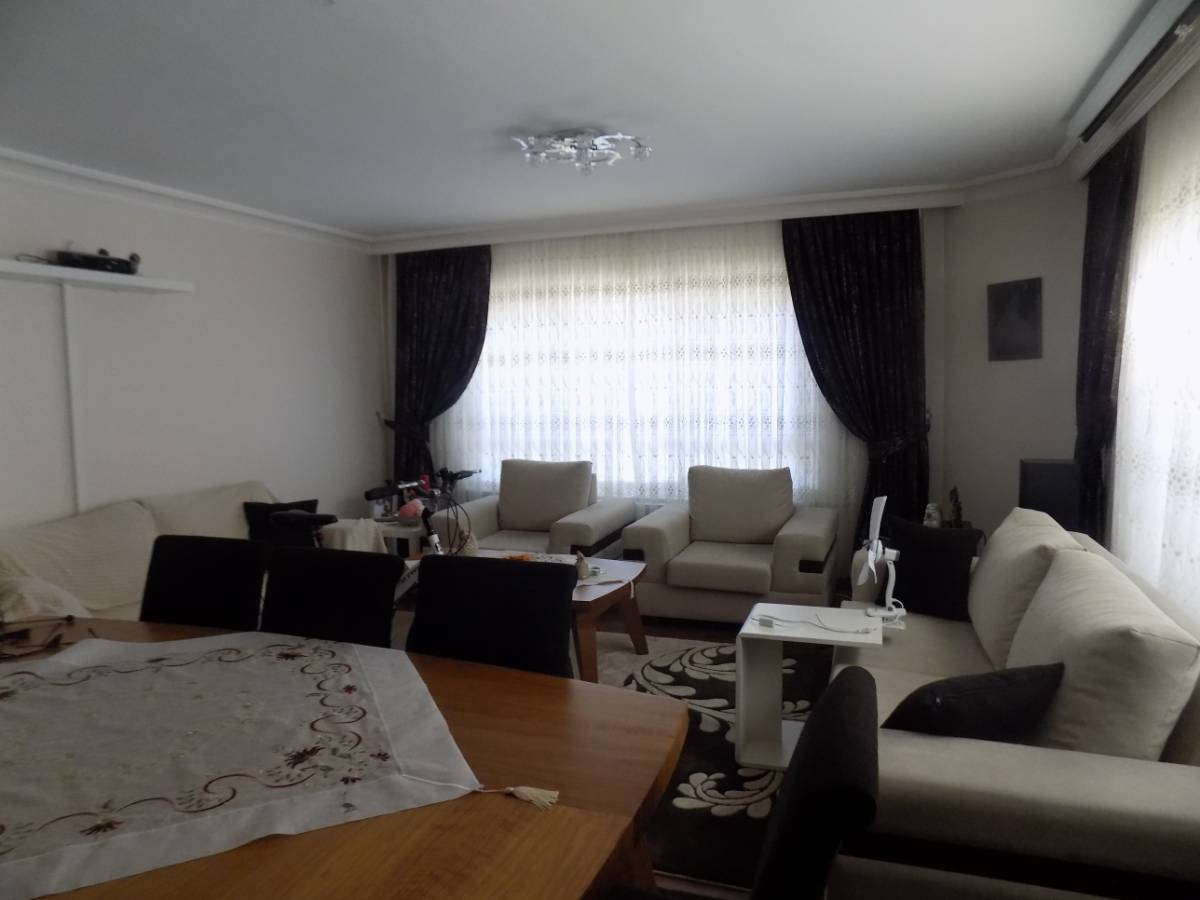 İSMAİL KARADENİZ EMLAKTAN SUBAY EVLERİNDE SATILIK DAİRE