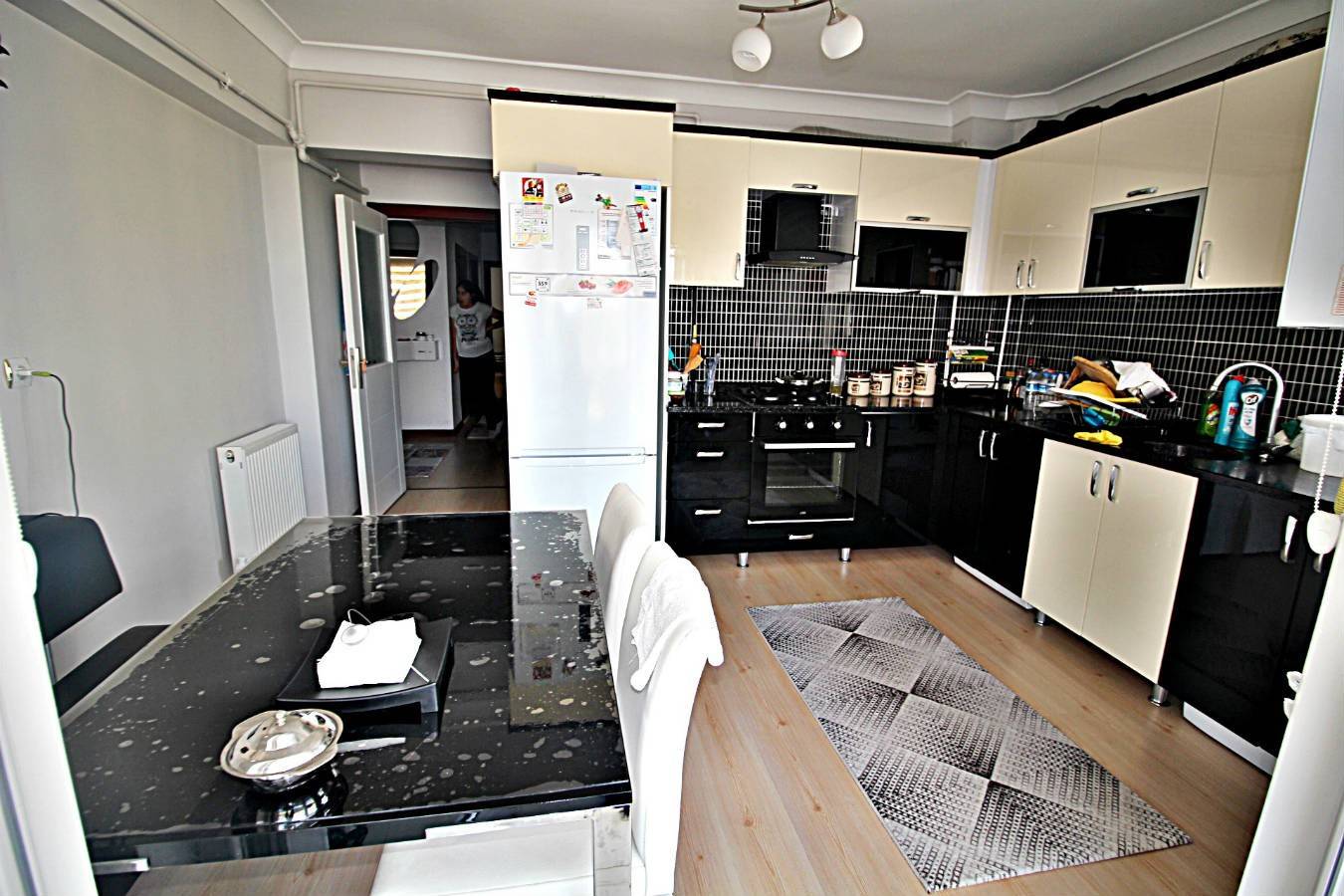 ETİMESGUT MERKEZDE İKİ BLOKLU SİTEDE KATTA FULL MANZARALI DAİRE