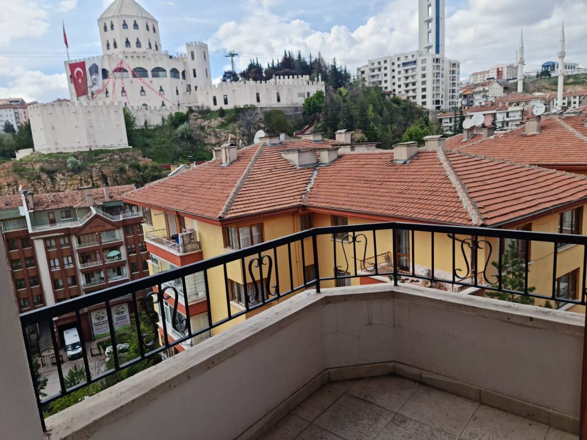 İSMAİL KARADENİZ EMLAKTAN  GÜÇLÜKAYA  MAHALLESİNDE 3+1 KİRALIK DAİRE