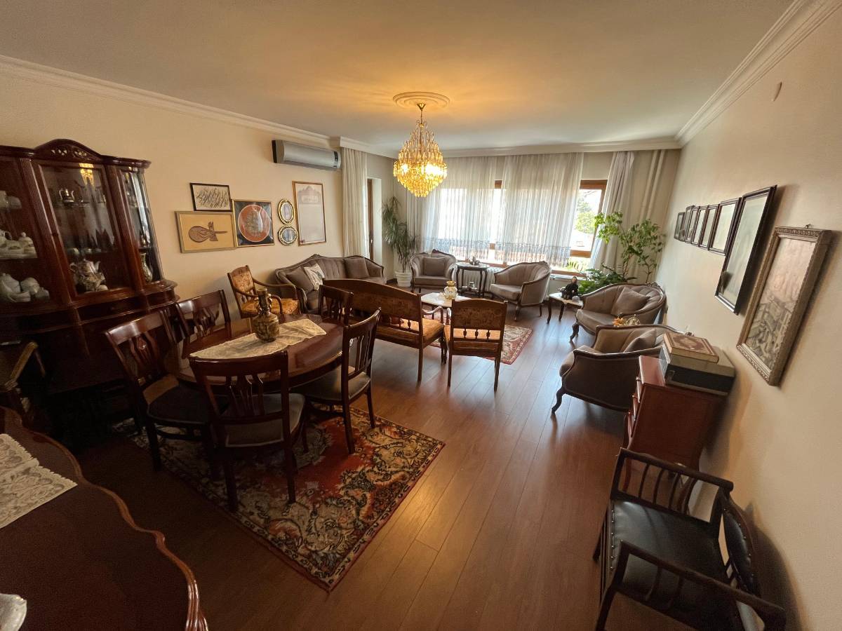 İSMAİL KARADENİZ EM,LAKTAN YAKACIK MAHALLESİNDE 3+1 FATİH CADDESİNDE, METRO YAKINI, SİTE İÇİ SATILIK DAİRE