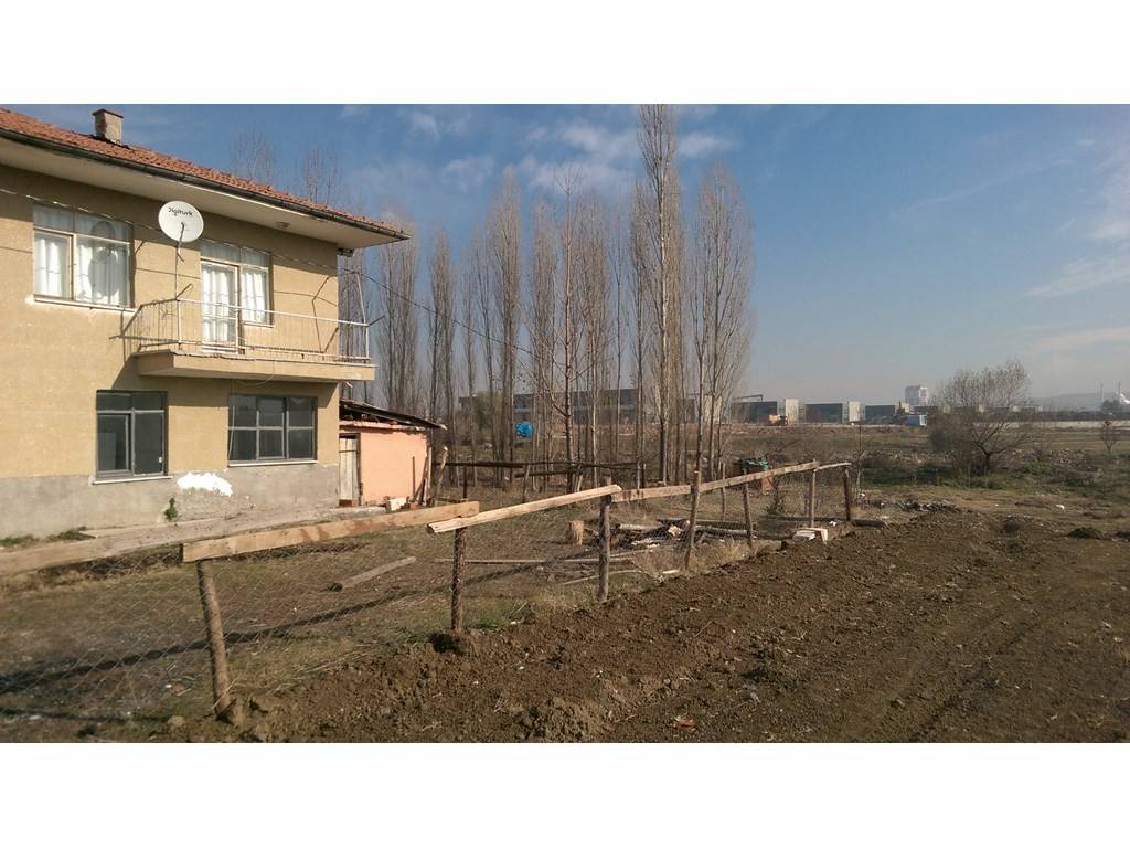 ÜLÜMBÜŞ MAHALLESİNDE SATILIK ARSA