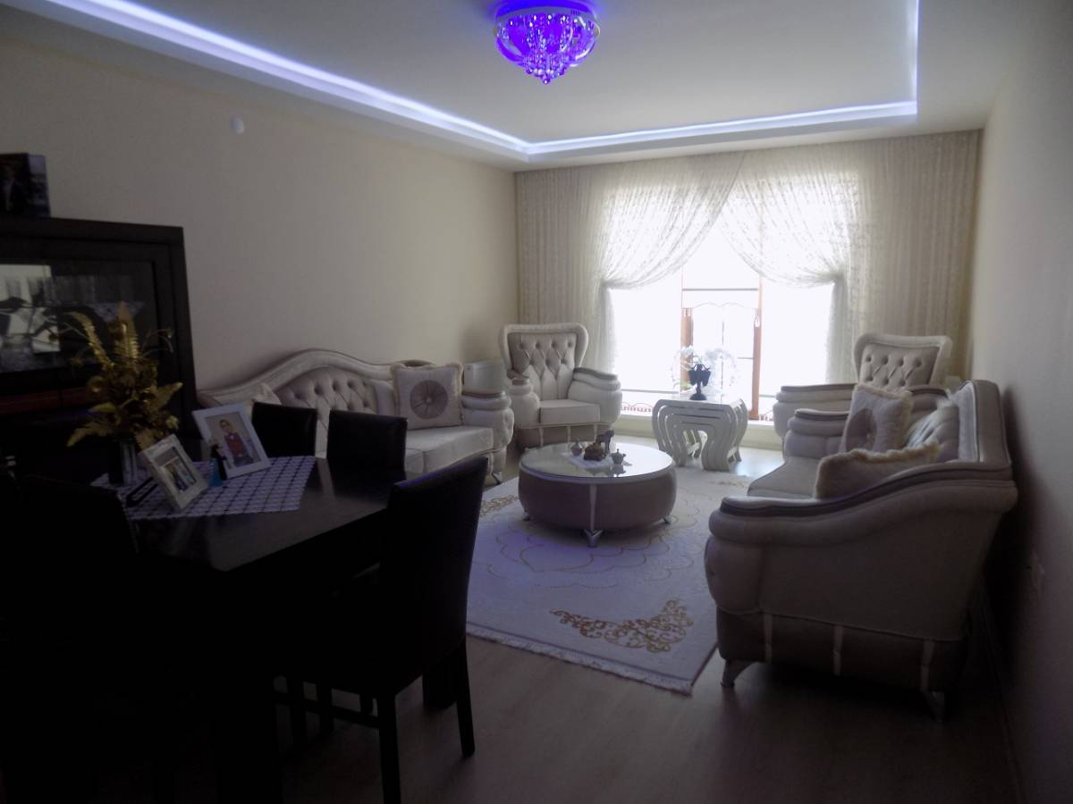 İSMAİL KARADENİZ EMLAKTAN ATAPARK MAHALLESİNDE SATILIK DAİRE