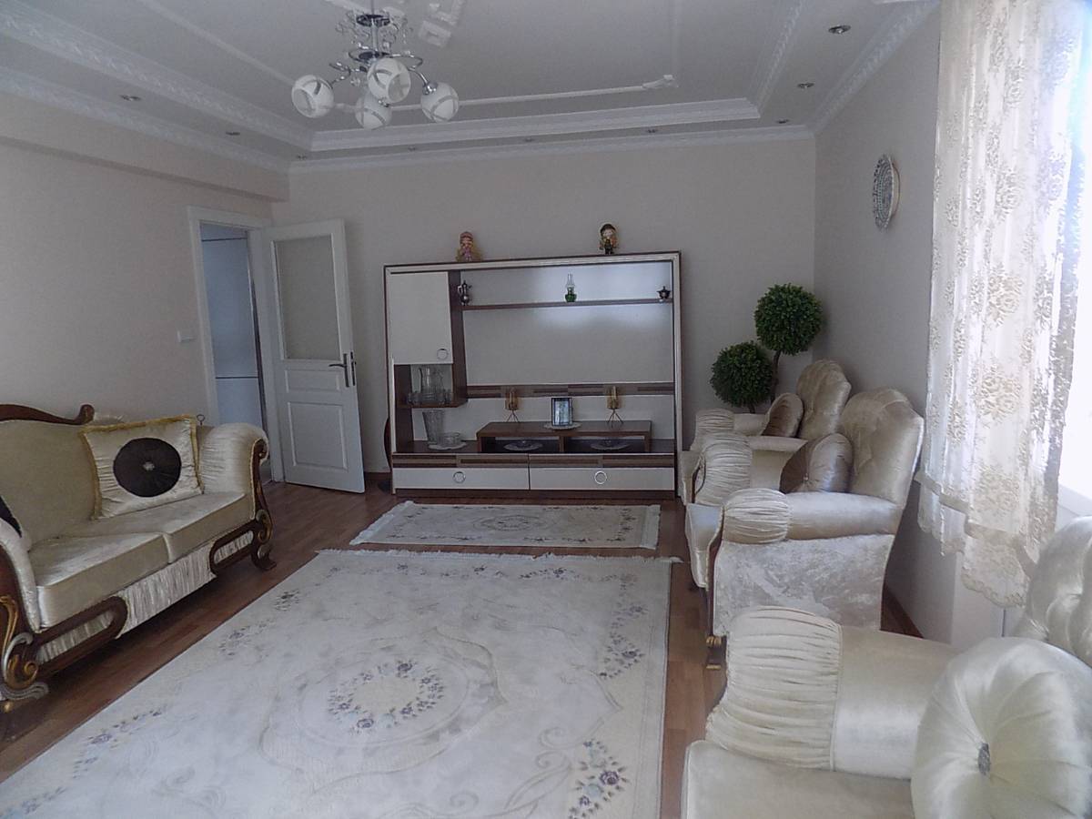 İSMAİL KARADENİZ EMLAKTAN BADEMLİK MAHALLESİNDE SATILIK DAİRE