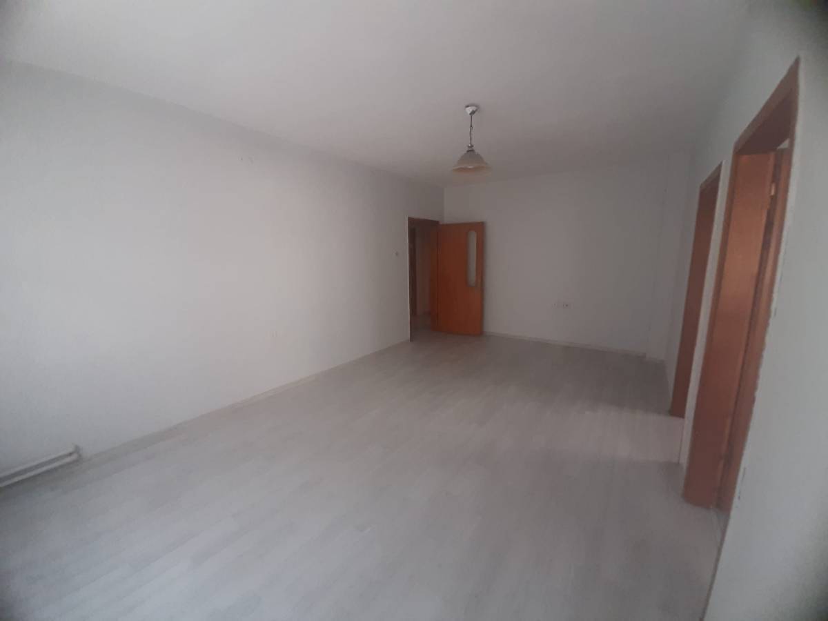 İSMAİL KARADENİZ EMLAKTAN  ŞEFKAT MAHALLESİNDE METRO YAKININDA 3+1 KİRALIK DAİRE
