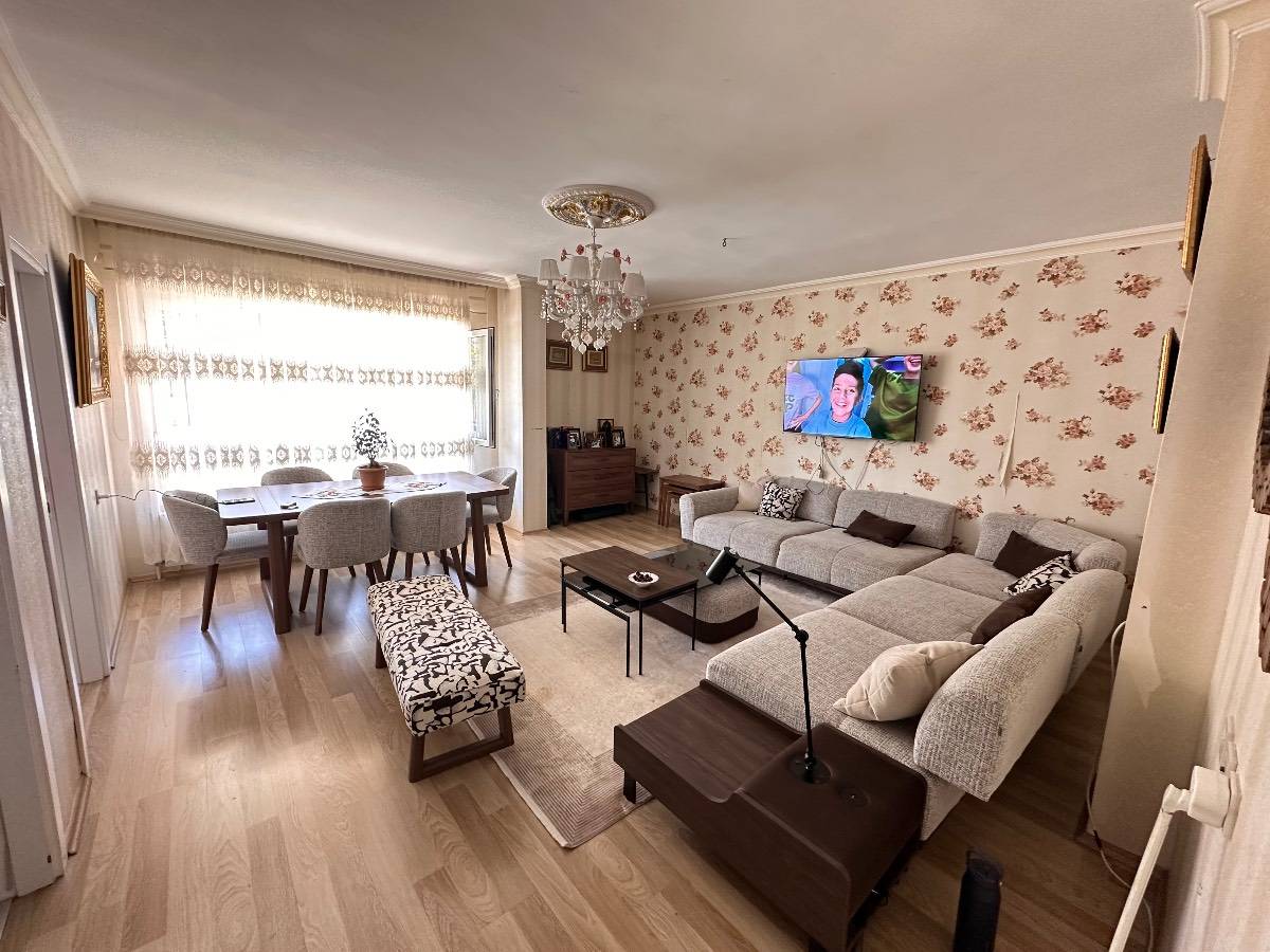 İSMAİL KARADENİZ EMLAK'TAN FULL YAPILI 3+1 SATILIK DAİRE...