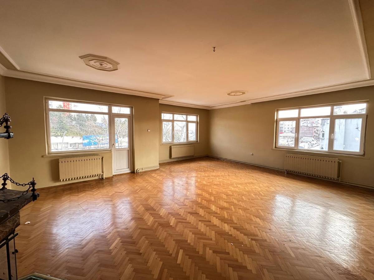 İSMAİL KARADENİZ EMLAKTAN FATİH CADDESİ &Uuml;ZERİ İŞ YERİNE KİRALIK DAİRE