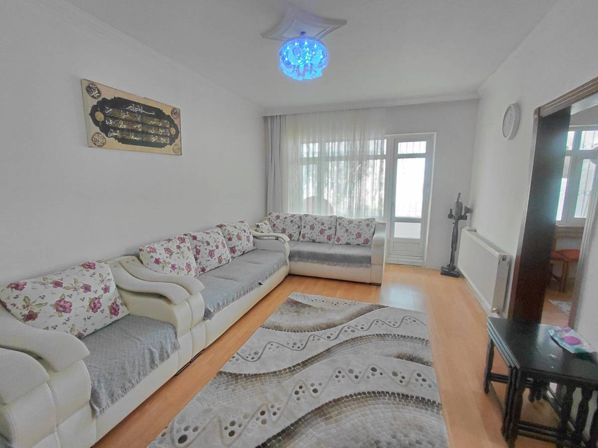 İSMAİL KARADENİZ EMLAKTAN  19 MAYIS MAHALLESİNDE ACİL SATILIK 3+1 BAH&Ccedil;E KATI DAİRE