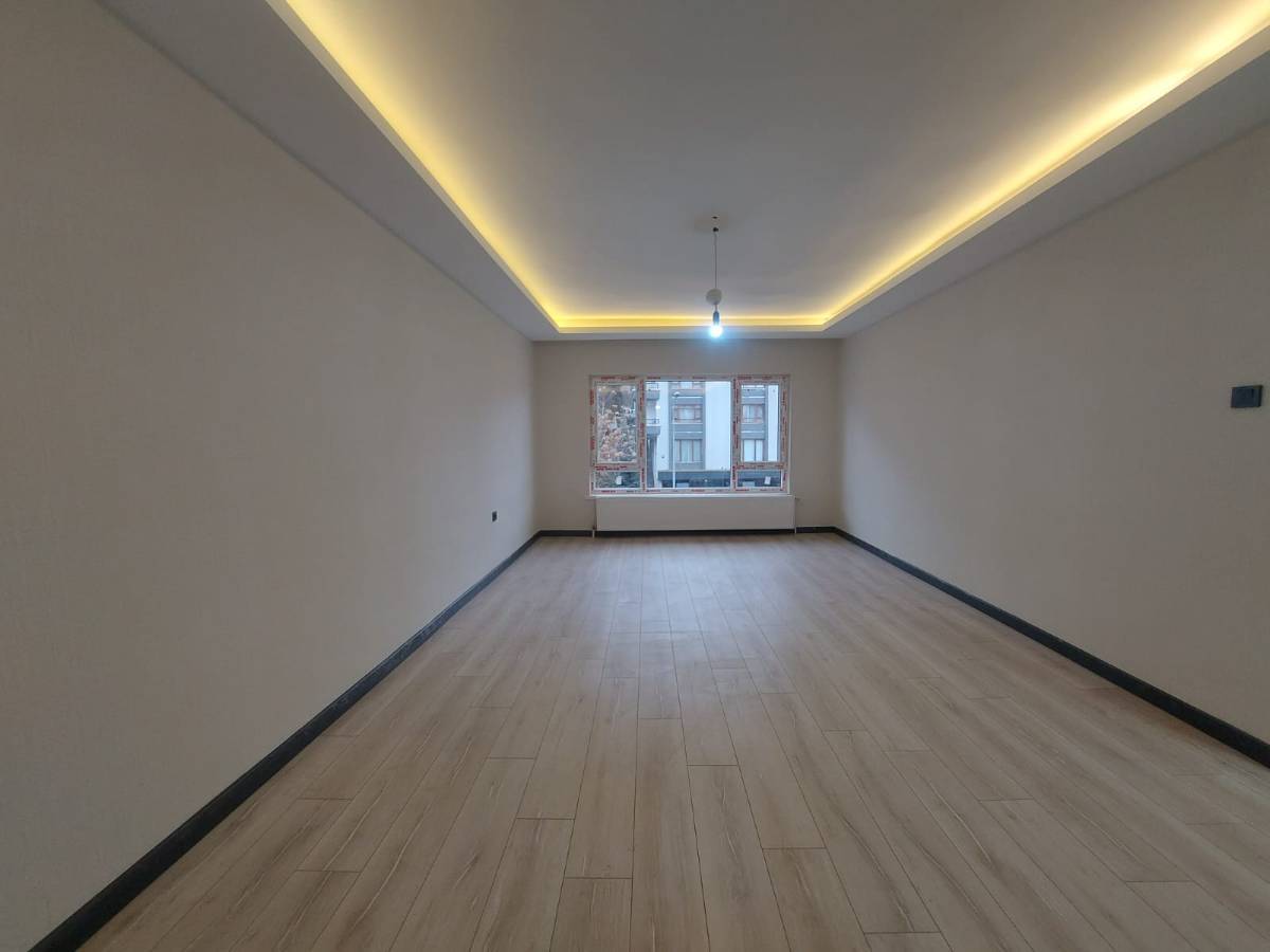 İSMAİL KARADENİZ EMLAKTAN 19 MAYIS MAHALLESİNDE FULL YAPILI, 3+1 SATILIK DAİRE