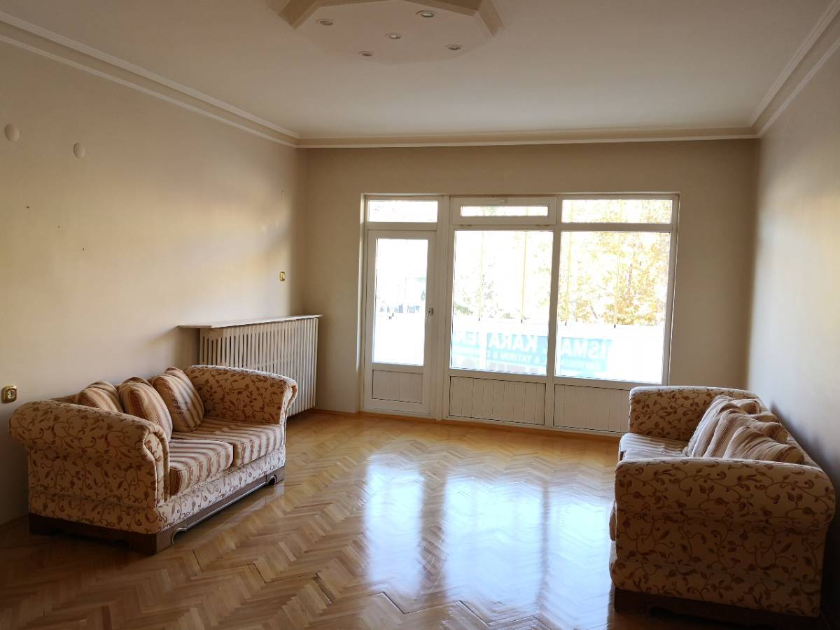 İSMAİL KARADENİZ EMLAKTAN YAKACIK MAHALLESİNDE SATILIK DAİRE