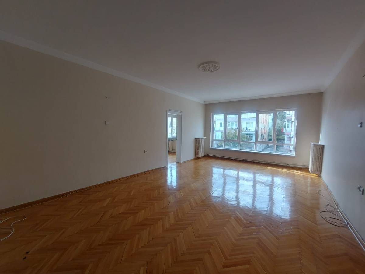 İSMAİL KARADENİZ EMLAKTAN TEPEBAŞI MAHALLESİNDE ARA KAT, ÖN CEPHE, YAPILI, 3+1 SATILIK DAİRE