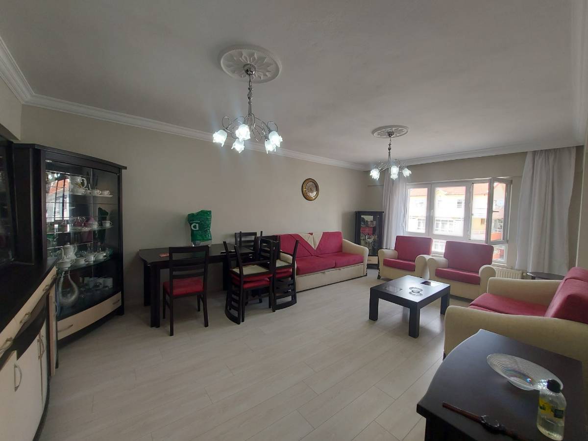 İSMAİL KARADENİZ EMLAKTAN 19 MAYIS MAHALLESİNDE 3+1 BAĞIMSIZ FULL YAPILI SATILIK DAİRE