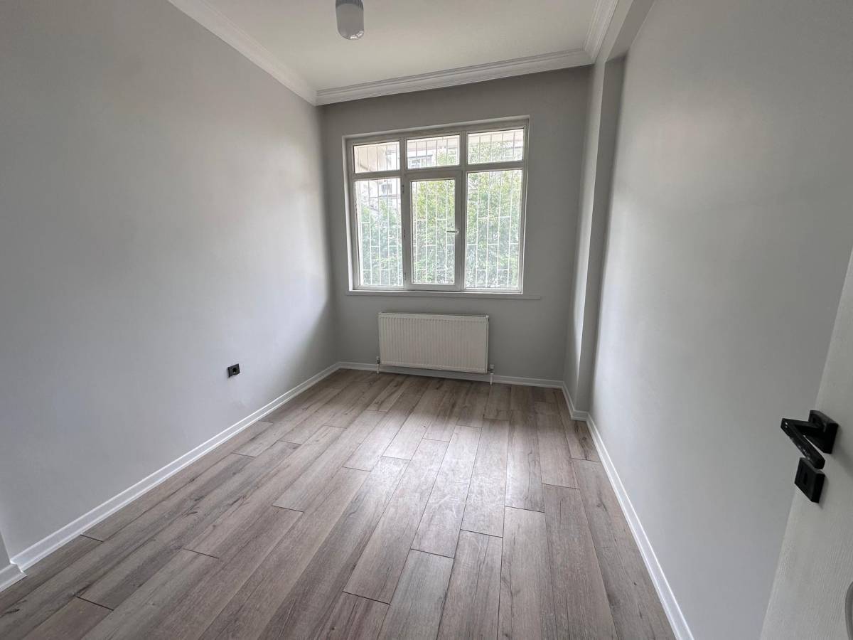 İSMAİL KARADENİZ EMLAKTAN  CADDE YAKINI FULL YAPILI MASRAFSIZ KİLERLİ BAHÇE KATI SATILIK DAİRE