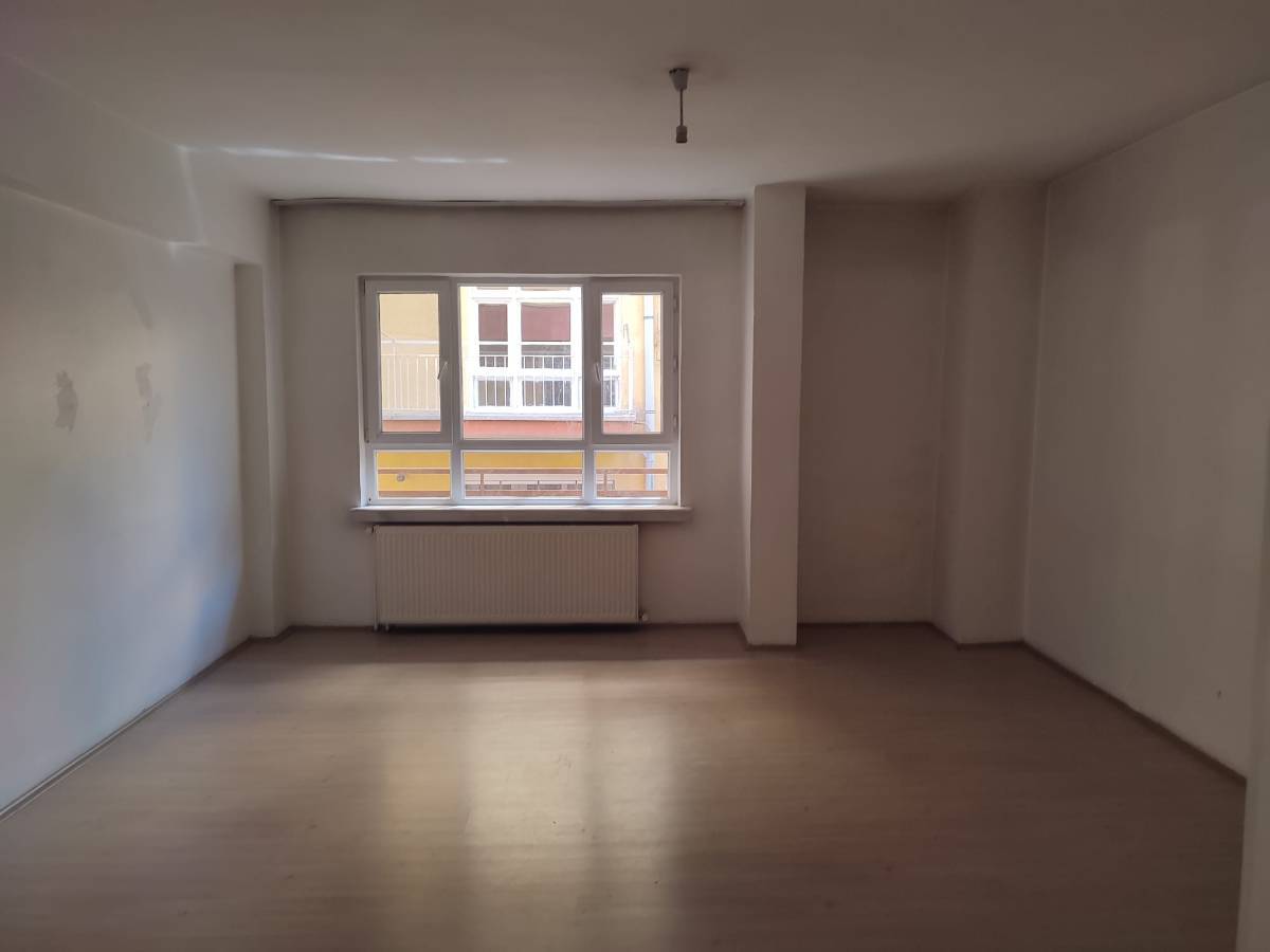 İSMAİL KARADENİZ EMLAKTAN UYANIŞ MAHALLESİNDE SATILIK DAİRE