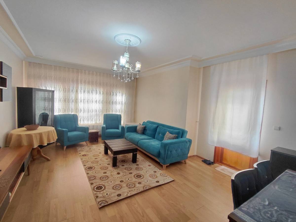 İSMAİL KARADENİZ EMLAKTAN  KUŞCAĞIZ MAHALLESİNDE FULL EŞYALI 2+1 KİRALIK DAİRE