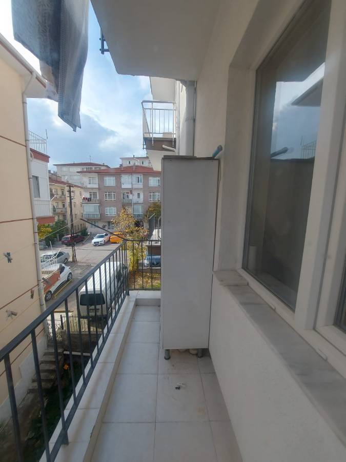 İSMAİL KARADENİZ EMLAKTAN TEPEBAŞI MAHALLESİNDE ARA KAT, ÖN CEPHE, YAPILI, 3+1 SATILIK DAİRE