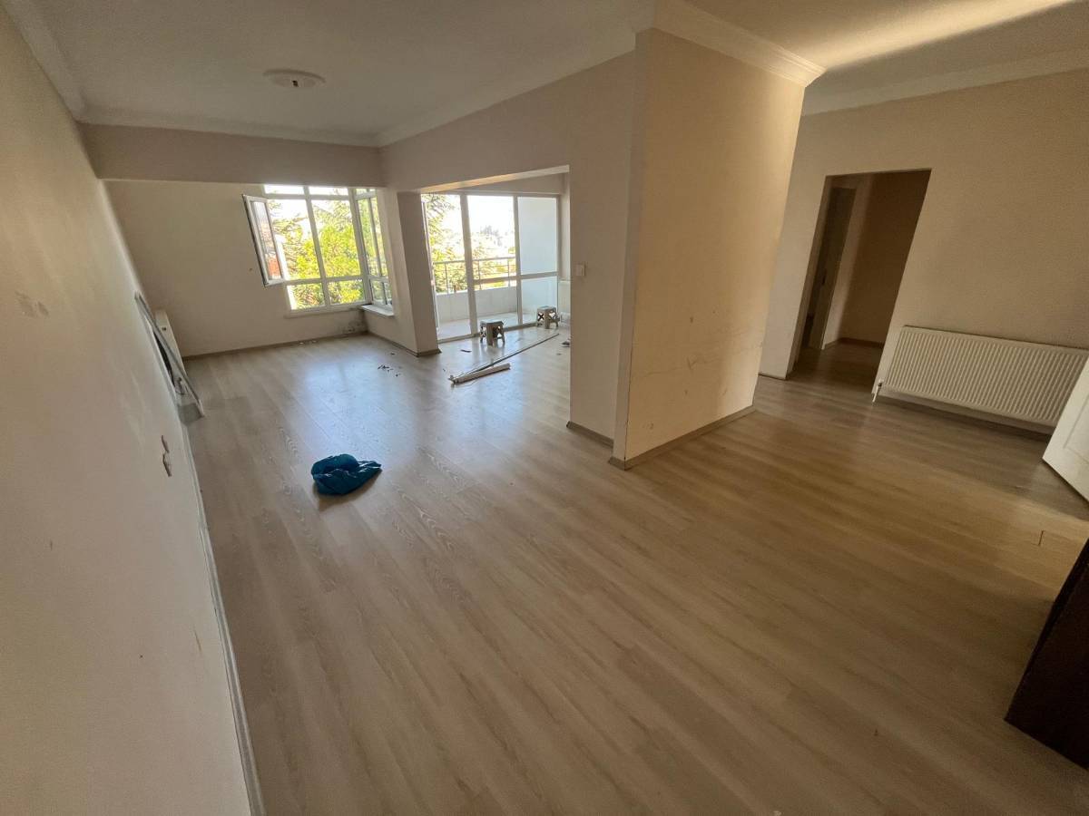İSMAİL  KARADENİZ  EMLAKTAN  TEPEBAŞI  MAHALLESİNDE  SANATORYUM CADDESİ ÜZERİNDE HARİKA MANZARALI 2+1 KİRALIK  DAİRE