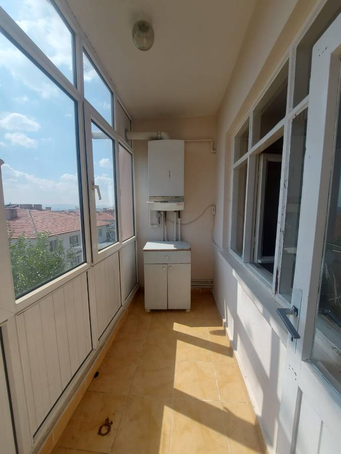 İSMAİL KARADENİZ EMLAKTAN  TEPEBAŞI MAHALLESİNDE ARA KAT, MANZARALI,  3+1 KİRALIK DAİRE