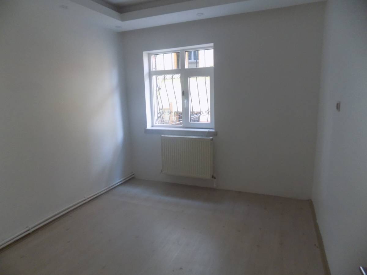 İSMAİL KARADENİZ EMLAK TAN 23 NİSAN MAHALLESİNDE SATILIK DAİRE
