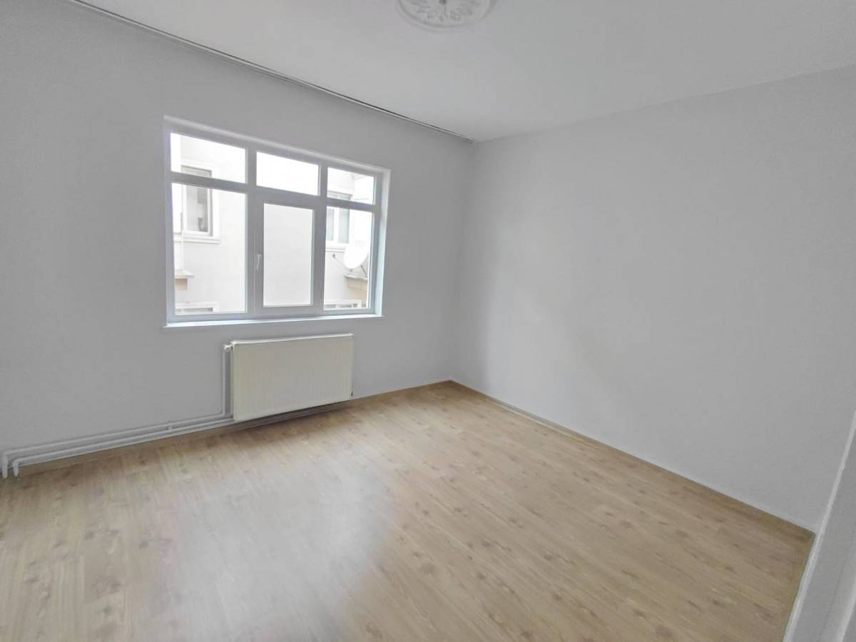 İSMAİL KARADENİZ EMLAKTAN  G&Uuml;&Ccedil;L&Uuml;KAYA MAHALLESİNDE SATILIK DAİRE