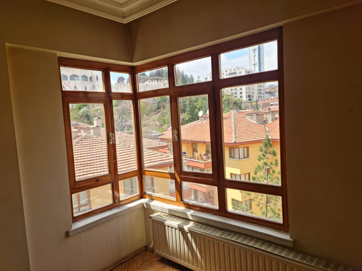İSMAİL KARADENİZ EMLAKTAN  GÜÇLÜKAYA  MAHALLESİNDE 3+1 KİRALIK DAİRE