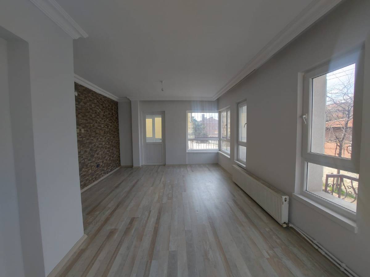 İSMAİL KARADENİZ EMLAKTAN BAĞLARBAŞI MAHALLESİNDE KATTA,BAĞIMSIZ, &Ouml;N CEPHE SATILIK DAİRE