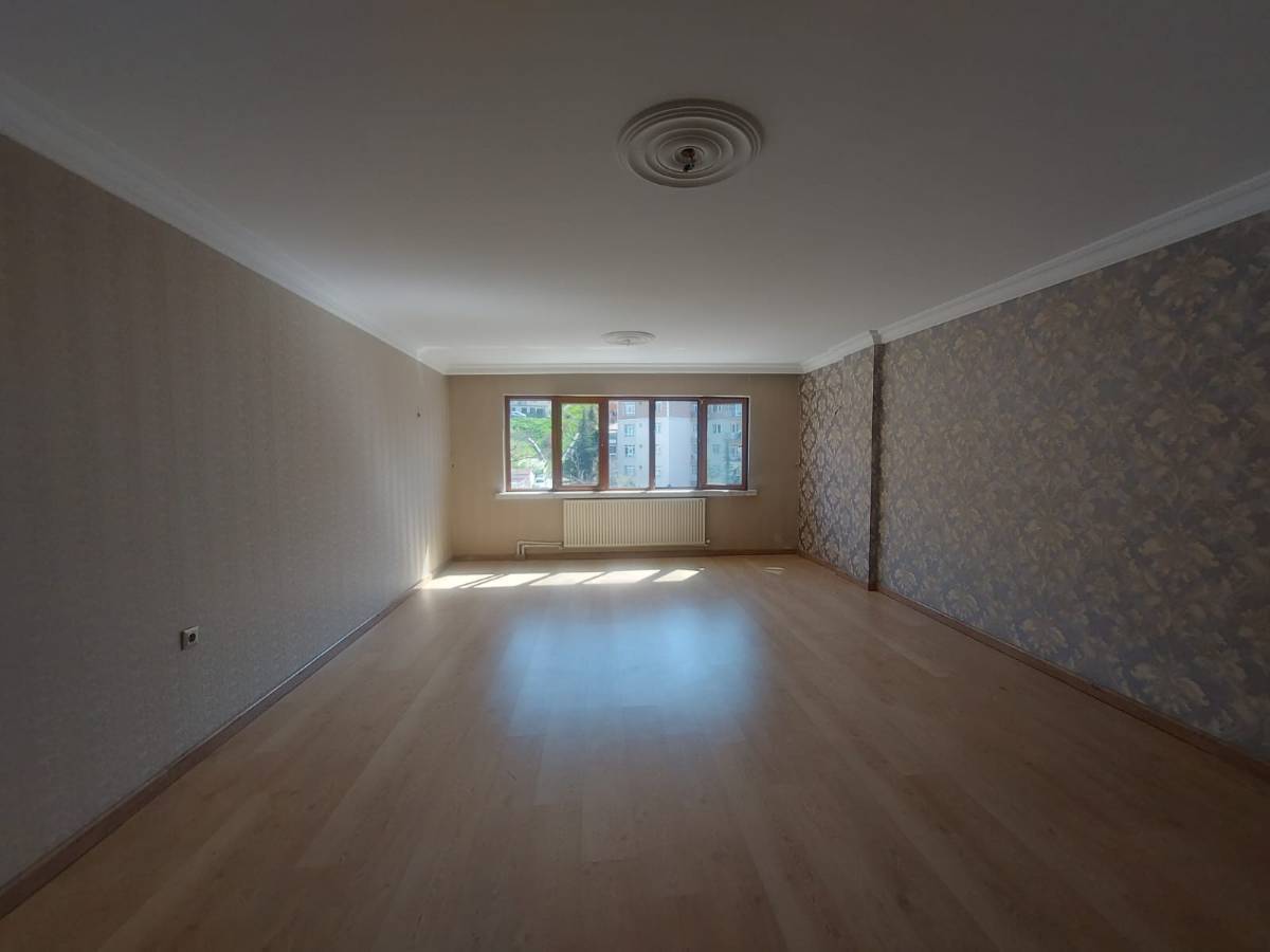 İSMAİL KARADENİZ EMLAKTAN ADNAN KAHVECİ CADDESİ METRO YAKININDA KİRALIK DAİRE