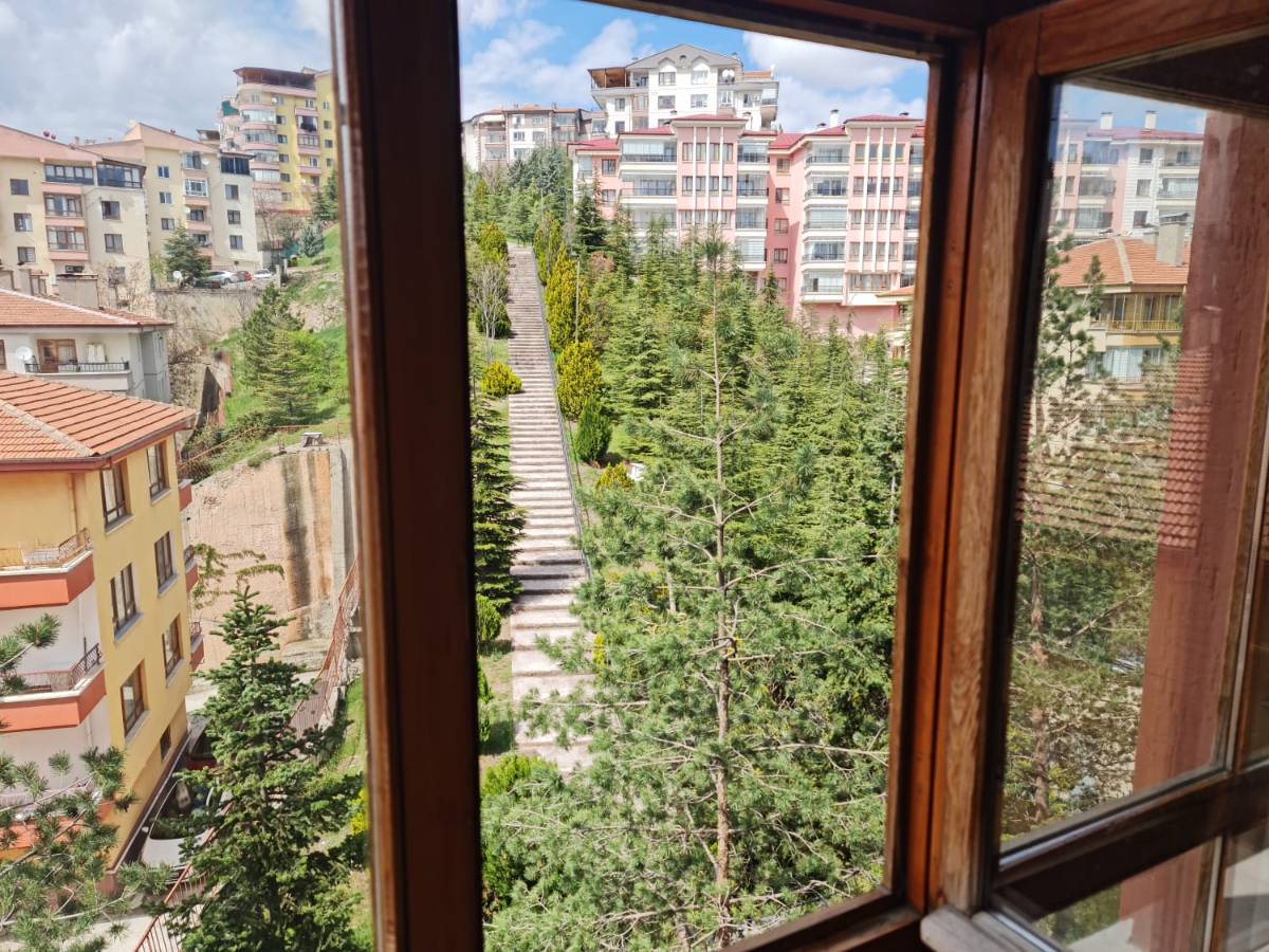 İSMAİL KARADENİZ EMLAKTAN  GÜÇLÜKAYA  MAHALLESİNDE 3+1 KİRALIK DAİRE