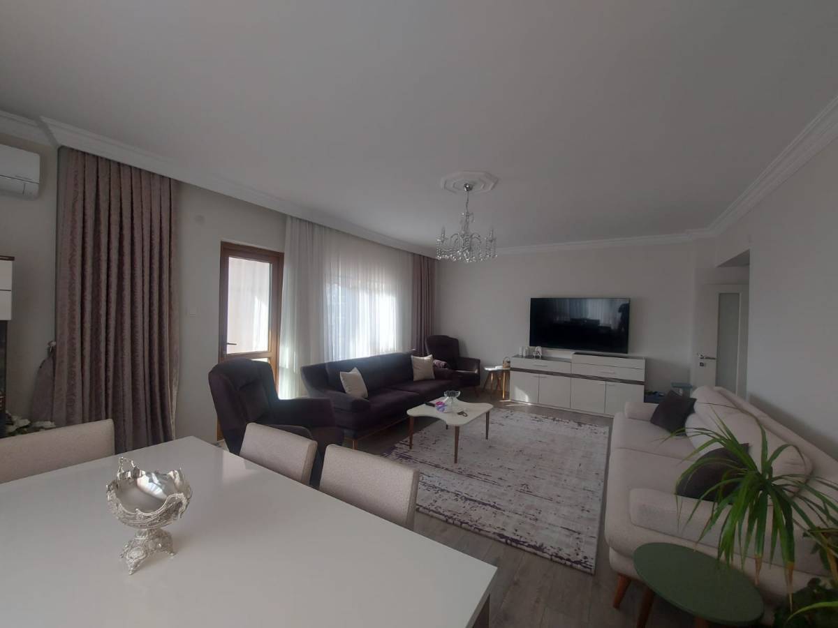 İSMAİL KARADENİZ EMLAKTAN  GÜÇLÜKAYA MAHALLESİNDE SATILIK DAİRE