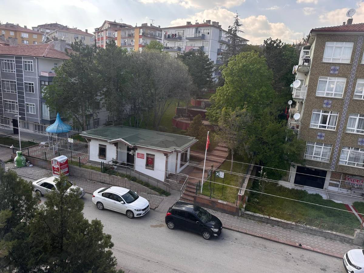 İSMAİL KARADENİZ EMLAK TAN TEPEBAŞI NDA KİRALIK 3+1 DAİRE