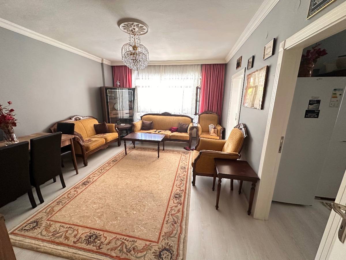 İSMAİL KARADENİZ EMLAKTAN &Ccedil;İ&Ccedil;EKLİ MAHALLESİNDE SATILIK DAİRE