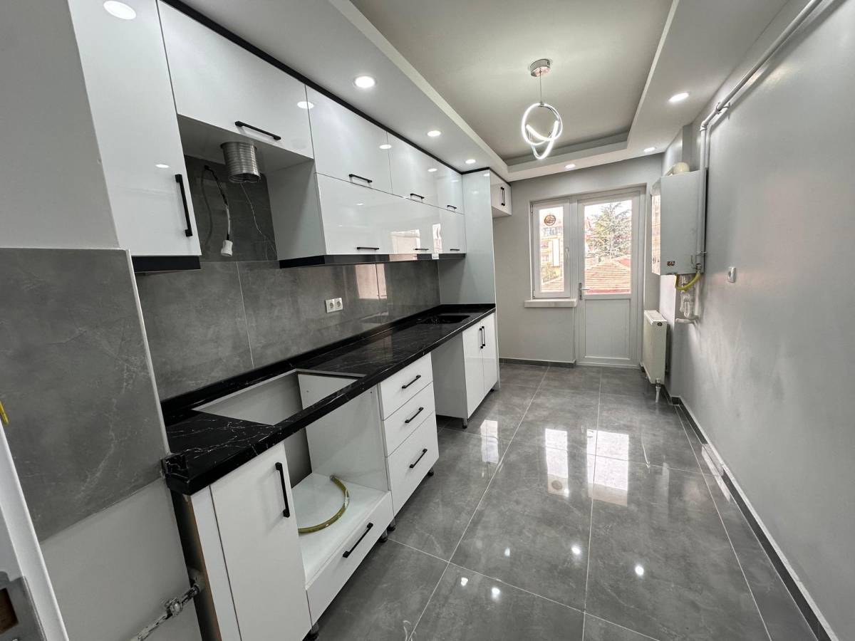 İSMAİL KARADENİZ EMLAKTAN  PINARBAŞI  MAHALLESİNDE FULL YAPILI, MASRAFSIZ, ARA KAT, 3+1 SATILIK DAİRE