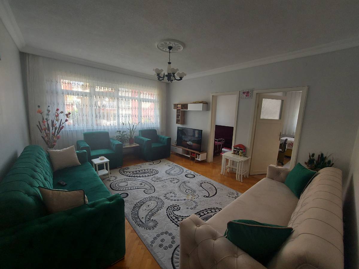 İSMAİL KARADENİZ EMLAKTAN KALABA MAHALLESİNDE KAT KONUMUNDA KÖŞE BAŞI SATILIK DAİRE