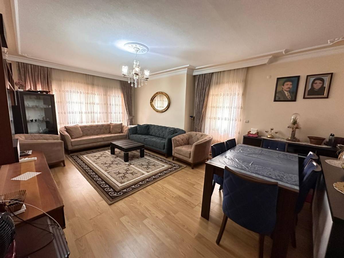 İSMAİL KARADENİZ EMLAKTAN  KUŞCAĞIZ MAHALLESİNDE FULL EŞYALI 2+1 KİRALIK DAİRE