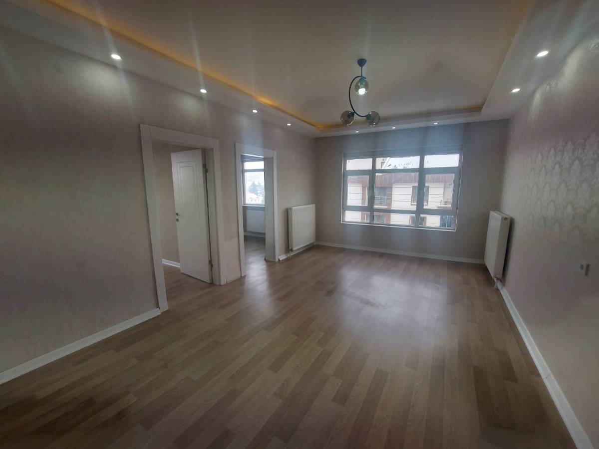 İSMAİL KARADENİZ EMLAKTAN ÇİÇEKLİ MAHALLESİNDE SATILIK DAİRE