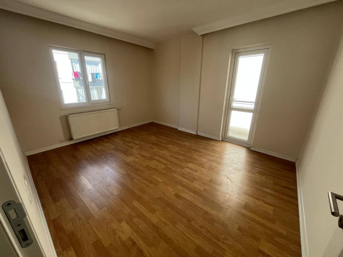 İSMAİL KARADENİZ EMLAKTAN  ADNAN MENDERES MAHALLESİNDE SATILIK DAİRE