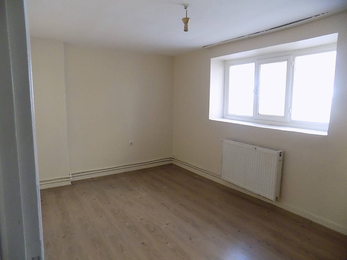 İSMAİL KARADENİZ EMLAKTAN TEPEBAŞI MAHALLESİNDE SATILIK DAİRE