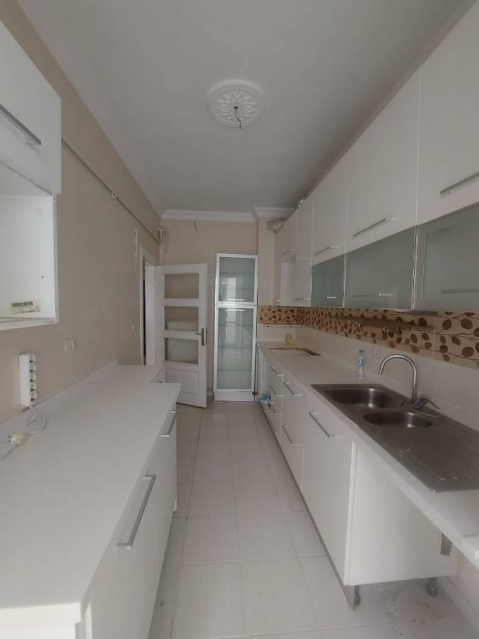 İSMAİL KARADENİZ EMLAKTAN TEPEBAŞI MAHALLESİNDE ARA KAT, ÖN CEPHE, YAPILI, 3+1 SATILIK DAİRE