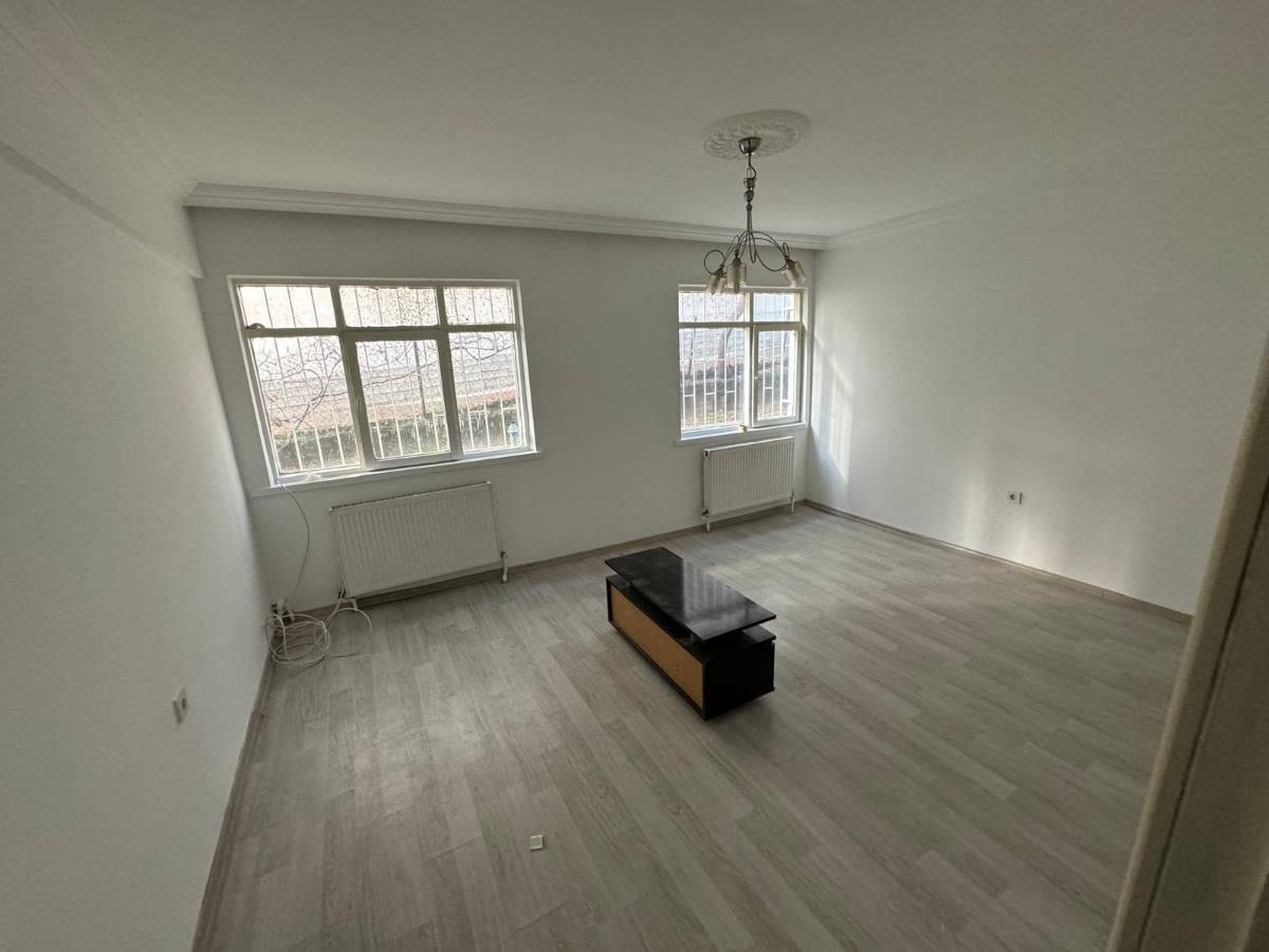 İSMAİL KARADENİZ EMLAKTAN TEPEBAŞINDA YAPILI 2+1 KİRALIK DAİRE