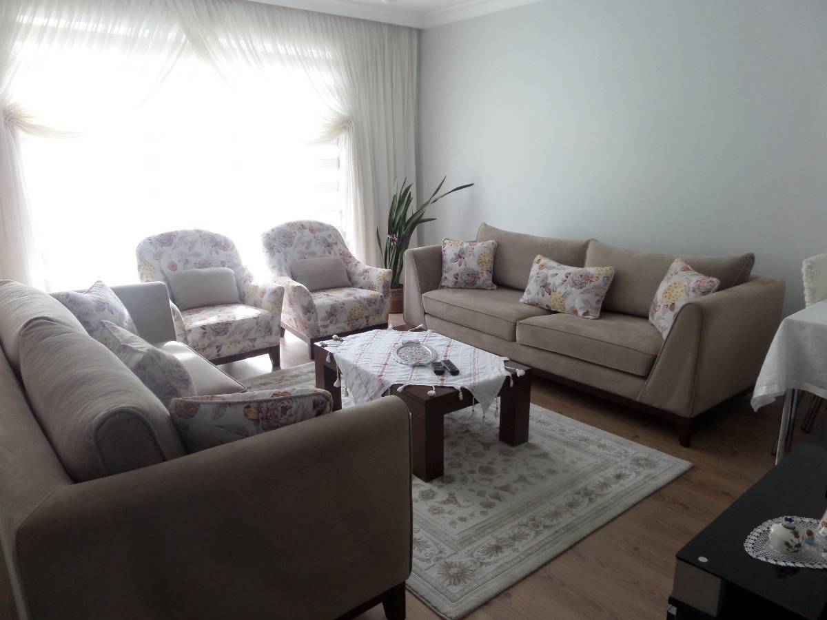 BAĞLARBAŞI MAHALLESİNDE ASANSÖRLÜ FULL YAPILI SATILIK DAİRE.
