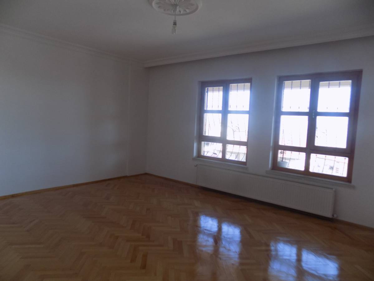 İSMAİL KARADENİZ EMLAKTAN ŞEHİT SÜLEYMAN ER CADDESİNDE SATILIK DAİRE