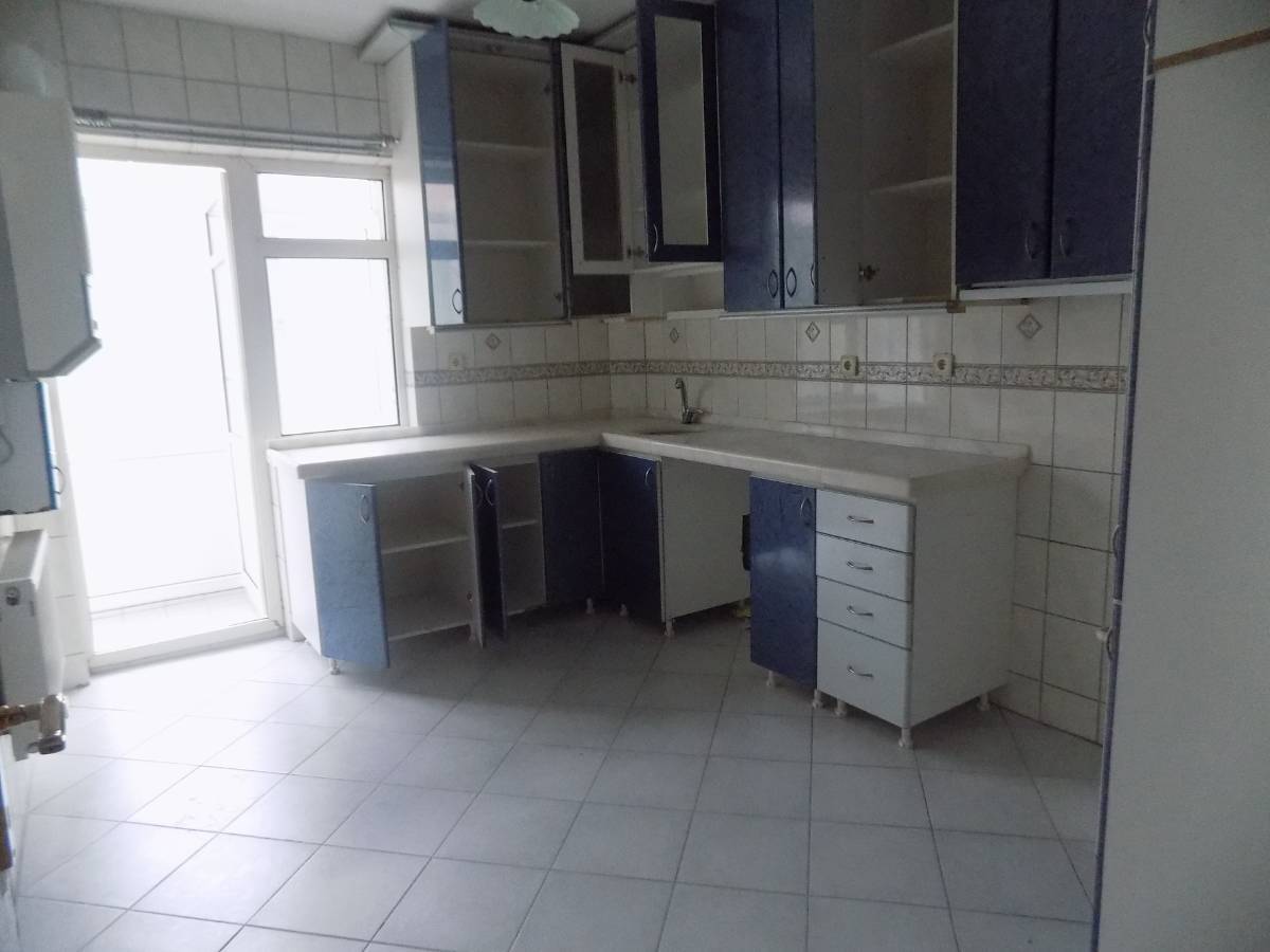İSMAİL KARADENİZ EMLAKTAN YAKACIK MAHALLESİNDE KİRALIK DAİRE