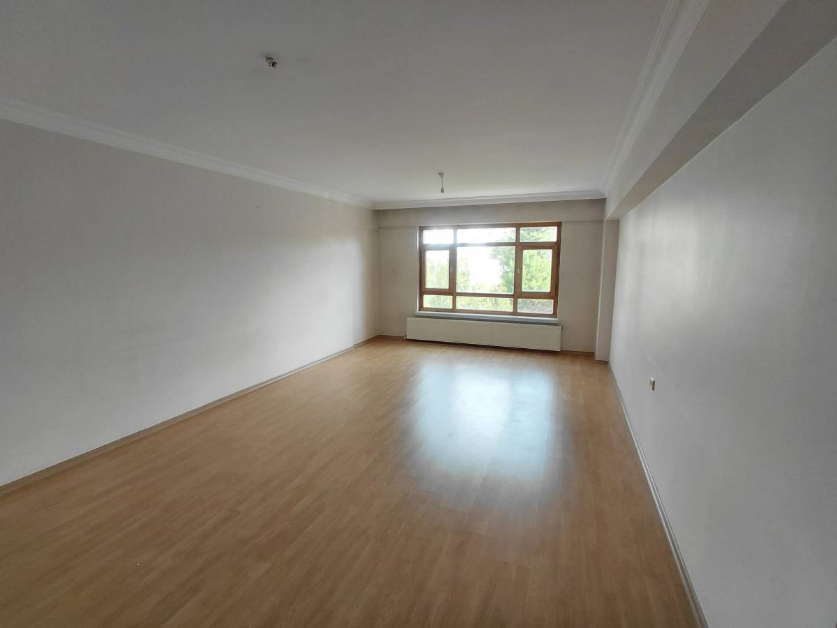 İSMAİL KARADENİZ EMLAKTAN KAMİL OCAK MAHALLESİNDE, ARA KAT, BAĞIMSIZ SALON, MANZARALI, YAPILI 3+1 KİRALIK DAİRE